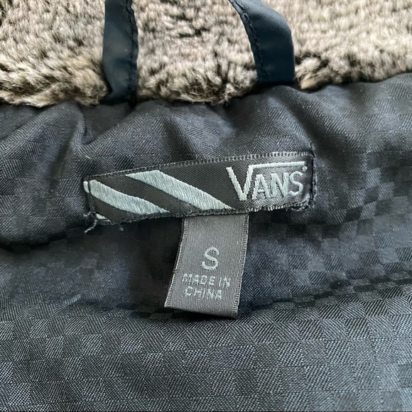 VANS Black Jacket w/Faux Fur Collar - Picture 7 of 16